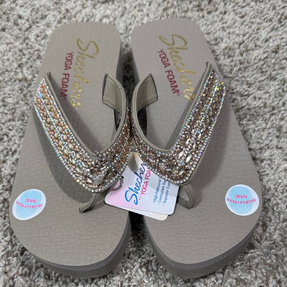 Skechers Women's Tan Sandals with Sparkling Embellishments - Picture 1 of 5